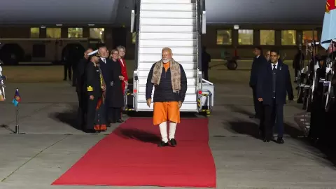 Australia में PM Modi का बड़ा मिशन! यूरेनियम डील, क्रिटिकल मिनरल्स और डिफेंस पर होंगे बड़े फैसले? जानिए इस दौरे की 10 बड़ी बातें