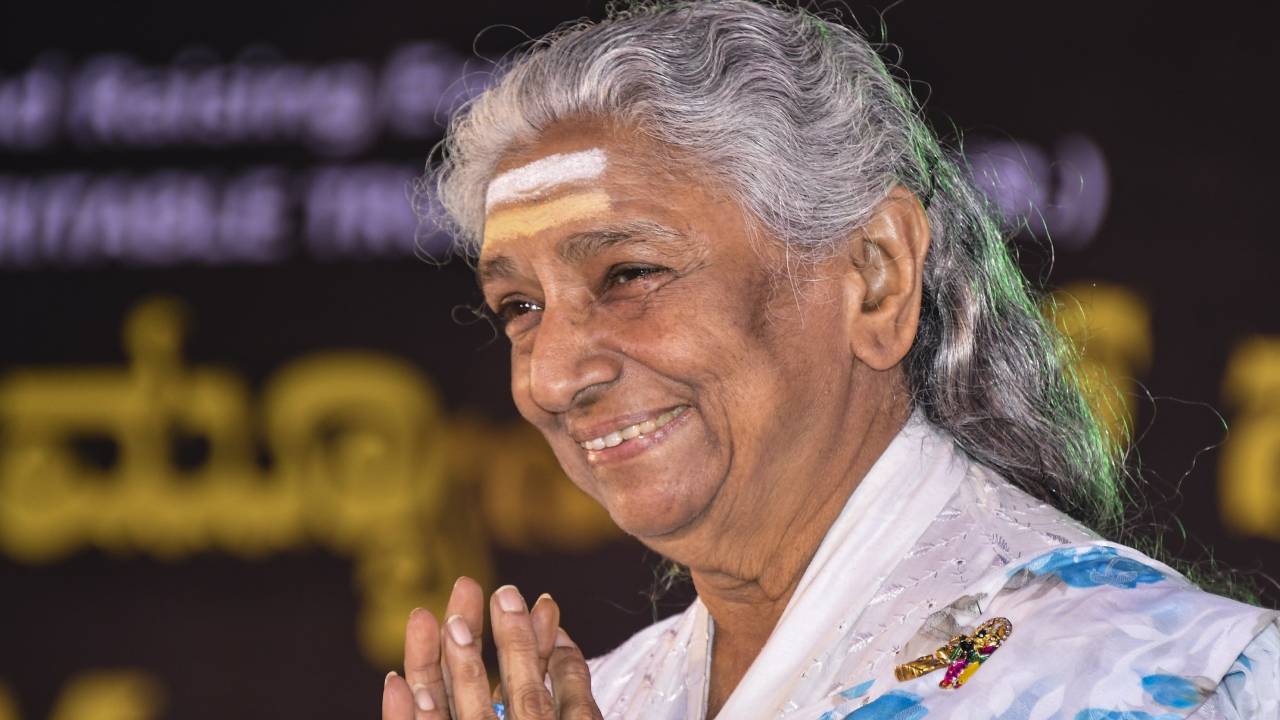 20 भाषाओं में 48 हजार से ज्यादा गाने, 60 साल तक सुरों से जीते करोड़ों दिल; कौन थीं एस. जानकी, जिनके निधन पर भावुक हुए पीएम मोदी