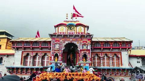 कितने बार किया गया बद्रीनाथ चढ़ावे में घोटाला, कैसा होगा ड्रेस कोड, 8 प्वाइंट्स में जानें आरोपी को लेकर क्या हुए खुलासे? कितने बार किया गया बद्रीनाथ चढ़ावे में घोटाला, कैसा होगा ड्रेस कोड, 8 प्वाइंट्स में जानें आरोपी को लेकर क्या हुए खुलासे?