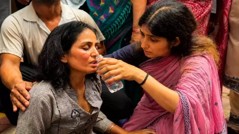 CJP के मंच पर राजनेताओं का जमावड़ा, फिर भी डिंपल यादव क्यों मार ले गईं बाजी, जो अखिलेश पहले समझें क्या वो राहुल बाद में जान पाए? CJP के मंच पर राजनेताओं का जमावड़ा, फिर भी डिंपल यादव क्यों मार ले गईं बाजी, जो अखिलेश पहले समझें क्या वो राहुल बाद में जान पाए?