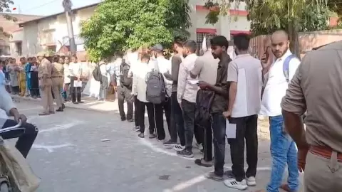 NEET पेपर लीक विवाद के बीच JPSC Main का पेपर पोस्टपोन, 25 से 27 जुलाई को होना था EXAM- रांची में मचा बवाल NEET पेपर लीक विवाद के बीच JPSC Main का पेपर पोस्टपोन, 25 से 27 जुलाई को होना था EXAM- रांची में मचा बवाल
