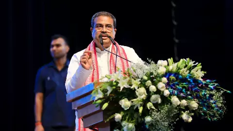 Dharmendra Pradhan Resign: शिक्षा मंत्री धर्मेंद्र प्रधान का इस्तीफा, 2 पन्नों में लिखी अपनी बात, कहा- मन दुखी, छात्र भ्रम में न फंसें Dharmendra Pradhan Resign: शिक्षा मंत्री धर्मेंद्र प्रधान का इस्तीफा, 2 पन्नों में लिखी अपनी बात, कहा- मन दुखी, छात्र भ्रम में न फंसें