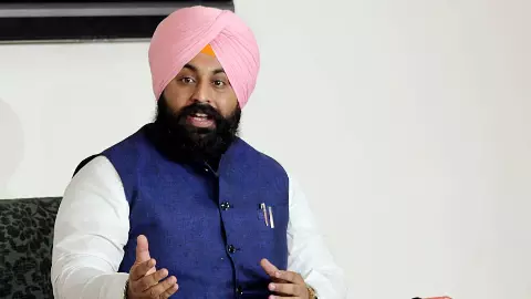 प्रधान के बाद पेपर लीक पर अब होगा पंजाब के शिक्षा मंत्री का इस्तीफा? BJP-कांग्रेस से लेकर AAP तक का क्या पक्ष, दीपके का भी आया बयान