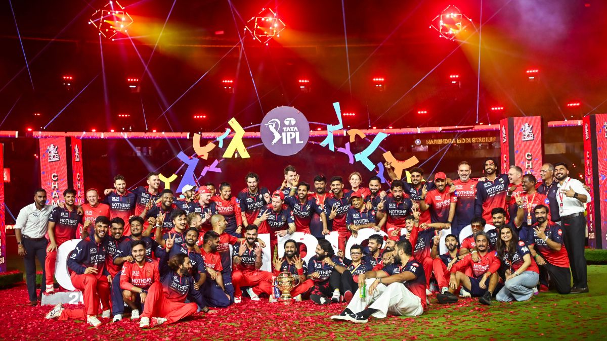 1.96 लाख करोड़ रुपये का हुआ IPL, RCB बनी सबसे महंगी टीम; जानिए किस फ्रेंचाइजी की कितनी है ब्रांड वैल्यू