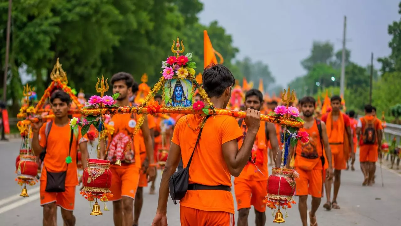 Sawan 2026: कांवड़ यात्रा के दौरान इन 7 नियमों का रखें विशेष ध्यान, प्रसन्न होते हैं भगवान शिव