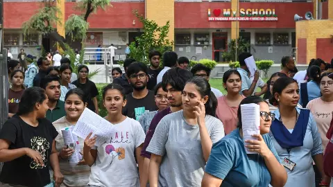 NEET UG का बदल जाएगा पूरा सिस्टम? JEE की तरह 2 चरणों में हो सकती है परीक्षा, 7 Point में जानें केंद्र ने SC को क्या बताया प्लान NEET UG का बदल जाएगा पूरा सिस्टम? JEE की तरह 2 चरणों में हो सकती है परीक्षा, 7 Point में जानें केंद्र ने SC को क्या बताया प्लान