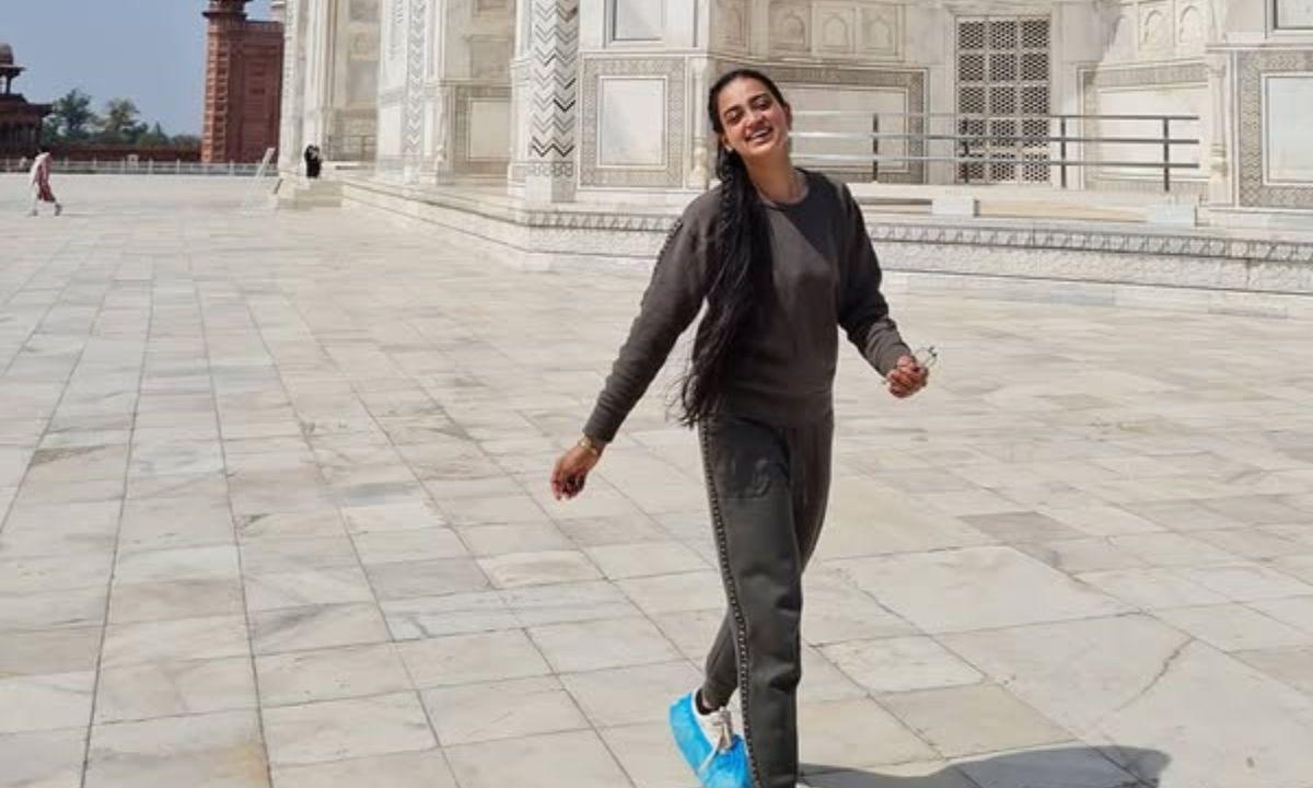 पापा स्टार, बेटी फौजी! कौन हैं इशिता शुक्ला, जिन पर है रवि किशन को नाज