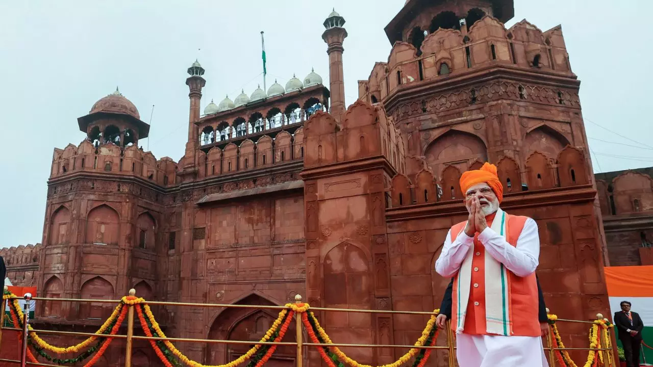 Independence Day 2026: लाल किले से PM मोदी का 13वां संबोधन, पहली बार गूंजेगा वंदे मातरम्; जानें इस बार क्या होगा खास