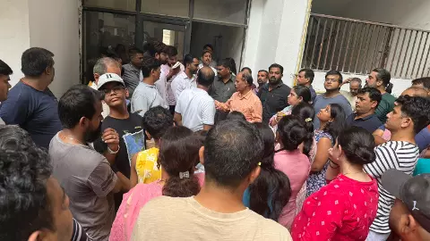 Greater Noida: पंचशील ग्रीन्स-2 में आवारा कुत्तों को लेकर सड़क पर उतरे निवासी, निकाला मार्च; बोले- यहां इंसानों से ज्यादा कुत्ते Greater Noida: पंचशील ग्रीन्स-2 में आवारा कुत्तों को लेकर सड़क पर उतरे निवासी, निकाला मार्च; बोले- यहां इंसानों से ज्यादा कुत्ते