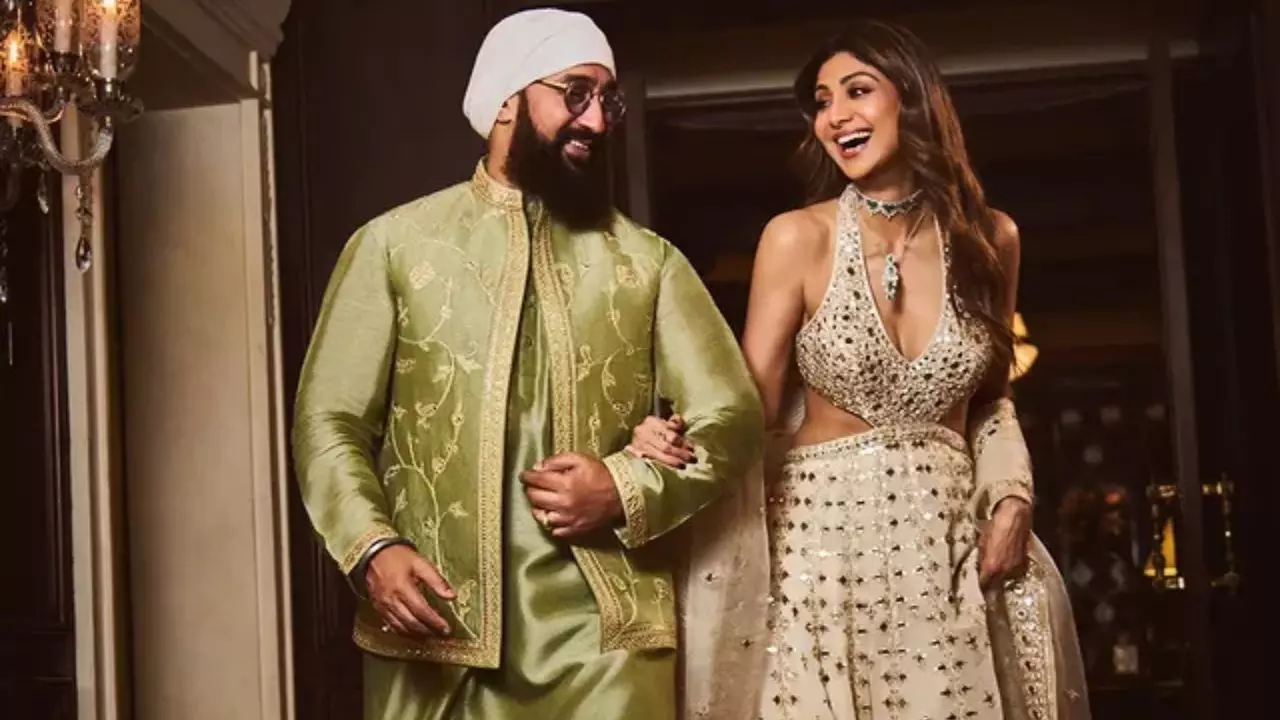 raj kundra with shilpa shetty
