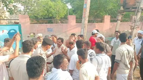 हरियाणा में 18 दिन से सफाई कर्मचारियों की हड़ताल जारी, 50 हजार कर्मियों का आंदोलन नहीं थमा; CM सैनी से जल्द होगी बैठक- Updates हरियाणा में 18 दिन से सफाई कर्मचारियों की हड़ताल जारी, 50 हजार कर्मियों का आंदोलन नहीं थमा; CM सैनी से जल्द होगी बैठक- Updates