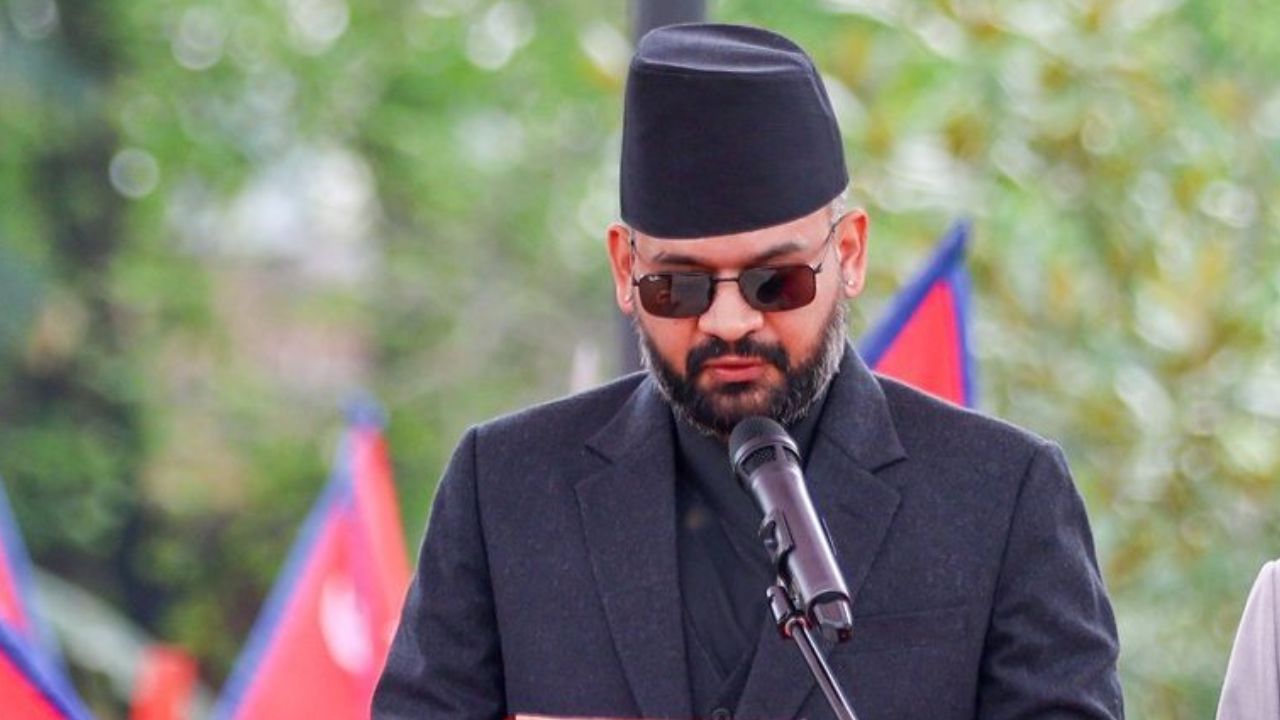 जिस Gen Z ने बालेन शाह को बनाया स्टार, अब वो ही उनके खिलाफ, 150 दिन में ही कैसे खतरे में आ गई कुर्सी