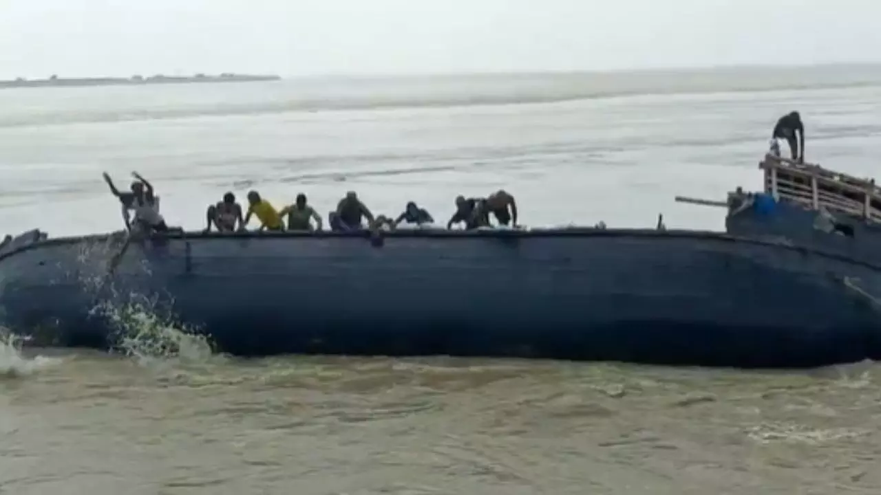 Bhagalpur Boat Accident: 22 मजदूरों से भरी नाव अचानक कैसे पटल गई, हादसे में बचे लोगों की सुनिए आपबीति, कई लापता, भयावह VIDEO