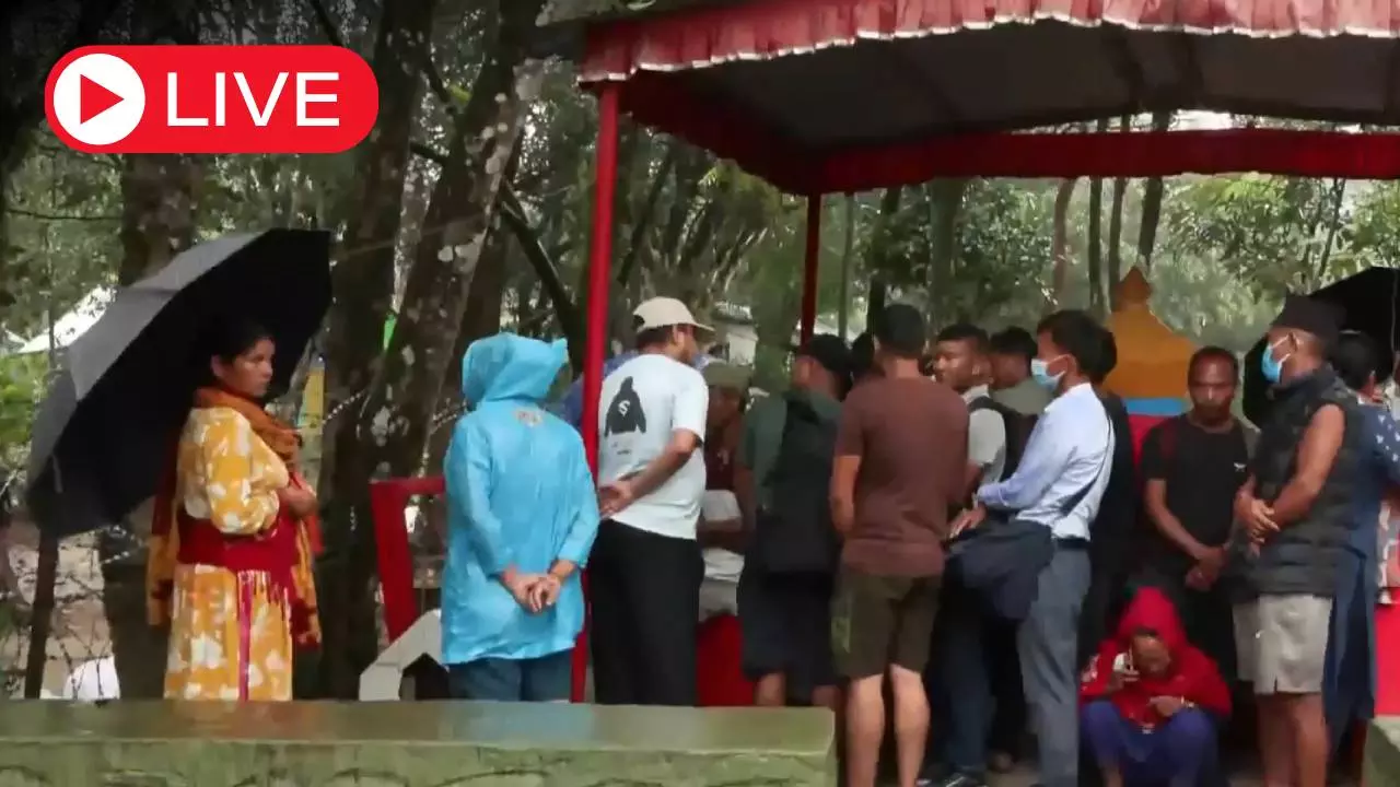 Aaj ki Taaza Khabar: नेपाल में बारिश ने बढ़ाई मुसीबत, बढ़ रहा त्रिशूली नदी का जलस्तर, रोका गया रेस्क्यू ऑपरेशन