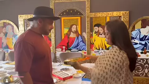 सलमान खान के बहन अर्पिता ने बांधी राखी और वायरल हो गया वीडियो, ये पेंटिंग बनी बड़ी वजह, लोग बोले-भाई सेक्यूलर हैं सलमान खान के बहन अर्पिता ने बांधी राखी और वायरल हो गया वीडियो, ये पेंटिंग बनी बड़ी वजह, लोग बोले-भाई सेक्यूलर हैं