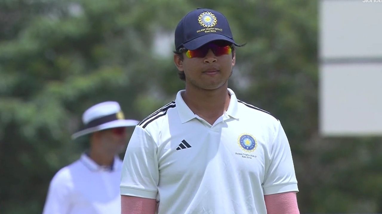 Duleep Trophy 2026: मैच के बीच अचानक कैसे कप्तान बन गए वैभव सूर्यवंशी, 19वें ओवर में शुरू हुआ सिलसिला... क्या रही वजह?