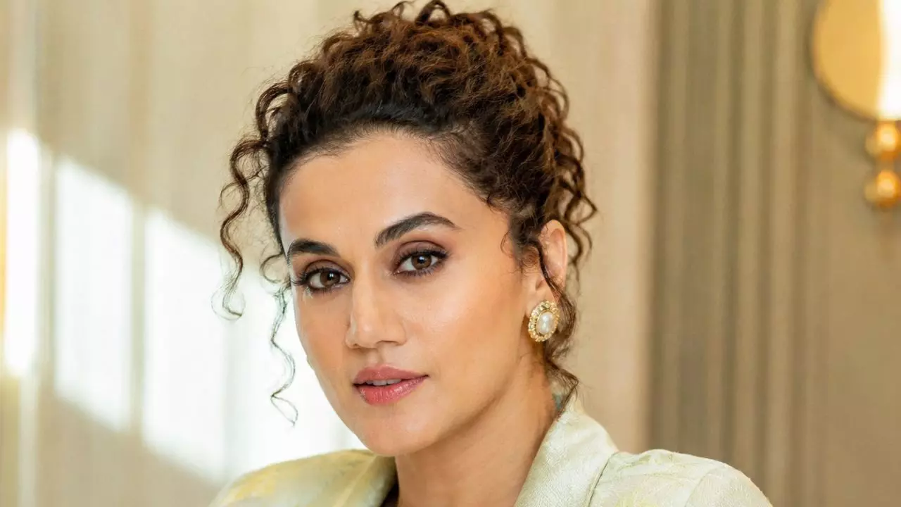 पेड्डी में जाह्नवी कपूर तो टॉक्सिक में भी एक्ट्रेस के ग्लैमराइजेशन रोल पर Taapsee Pannu को दिक्कत, फिल्म इंडस्ट्री को ऐसे घेरा