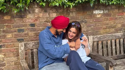 Samreen Kaur के प्यार में पूरी तरह डूबे Arshdeep Singh, बर्थडे पर ऐसे किया विश, 9 फोटो के साथ शेयर किए 9 अलग-अलग कैप्शन Samreen Kaur के प्यार में पूरी तरह डूबे Arshdeep Singh, बर्थडे पर ऐसे किया विश, 9 फोटो के साथ शेयर किए 9 अलग-अलग कैप्शन