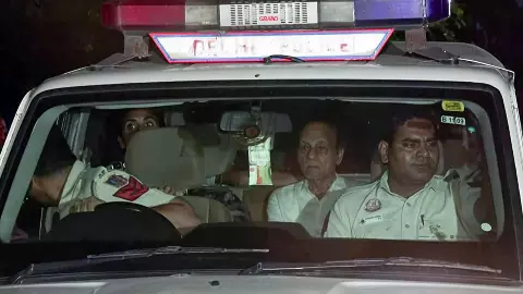 सत्य निकेतन PG हादसा: बिल्डिंग मालिक और पत्नी को 14 दिन की न्यायिक हिरासत, बेटे को 2 दिन की पुलिस कस्टडी; Top Updates सत्य निकेतन PG हादसा: बिल्डिंग मालिक और पत्नी को 14 दिन की न्यायिक हिरासत, बेटे को 2 दिन की पुलिस कस्टडी; Top Updates