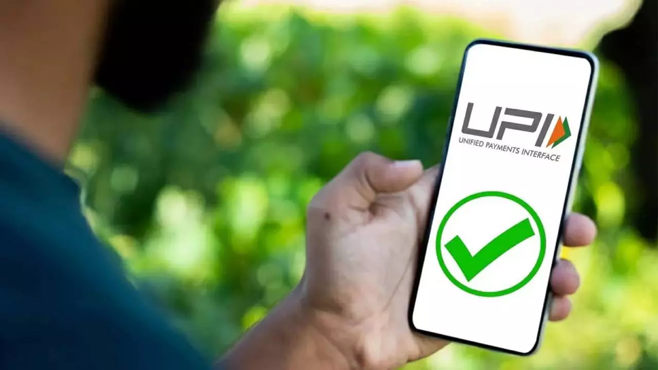 UPI Charges: कस्टमर से लेकर दुकानदारों तक, 15 अक्टूबर से किसे कितना और कब देना होगा चार्ज, 10 पॉइंट में समझें