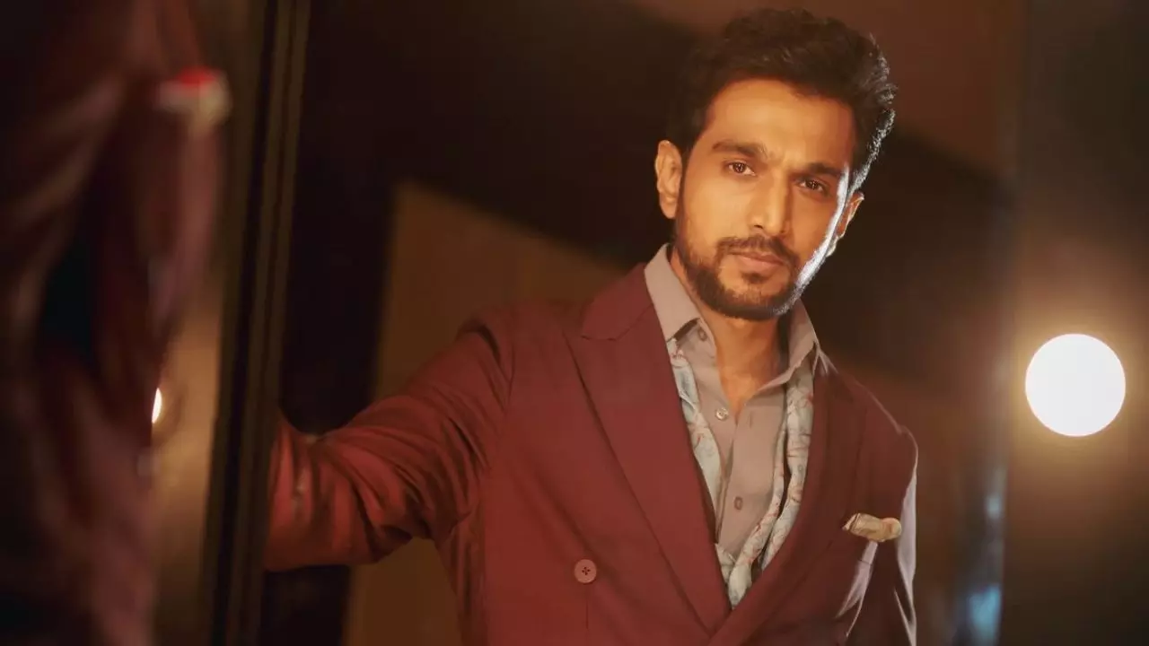 pratik gandhi