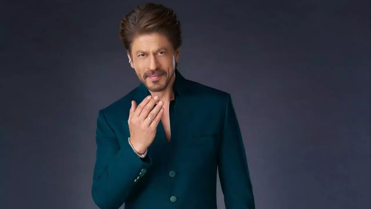 Shahrukh Khan को लेकर बड़ी खबर, नेट वर्थ में 2490 करोड़ रुपए की गिरावट फिर भी सबसे अमीर एक्टर किंग खान, जानें कैसे