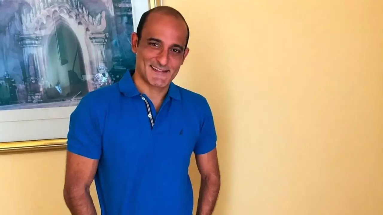 मुंबई का मालाबार हिल इतना खास क्यों, अक्षय खन्ना ने खरीदा ₹33 करोड़ का आलीशान अपार्टमेंट की क्या है खासियत, कौन-कौन से सितारे हैं पड़ोसी?