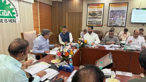 YEIDA की 93वीं बोर्ड बैठक में बड़े फैसले, 8 हजार हेक्टेयर का इंडस्ट्रियल नोड और किसानों के 7% भूखंड पर अपडेट YEIDA की 93वीं बोर्ड बैठक में बड़े फैसले, 8 हजार हेक्टेयर का इंडस्ट्रियल नोड और किसानों के 7% भूखंड पर अपडेट