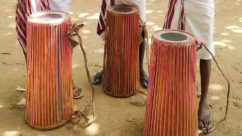 क्या होता है GI टैग जो झारखंड के मांदर को मिला, जानें कैसे बनता है ये इंस्ट्रूमेंट और इसकी खासियत क्या होता है GI टैग जो झारखंड के मांदर को मिला, जानें कैसे बनता है ये इंस्ट्रूमेंट और इसकी खासियत