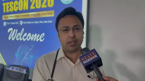 दिल्ली-NCR में क्यों कमजोर हो रहे हैं फेफड़े, 40 की उम्र में भी सामने आ रहा लंग कैंसर, डॉक्टर ने क्या-क्या बताया, EXCLUSIVE दिल्ली-NCR में क्यों कमजोर हो रहे हैं फेफड़े, 40 की उम्र में भी सामने आ रहा लंग कैंसर, डॉक्टर ने क्या-क्या बताया, EXCLUSIVE