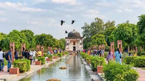 3 दिन की छुट्टी में दिल्ली की इन 5 जगहों को करें एक्सप्लोर, घूमने का मजा होगा दोगुना