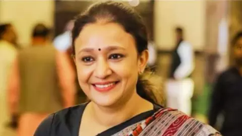 कौन हैं UP की नई कांग्रेस अध्यक्ष आराधना मिश्रा? पद से हटाए गए अजय राय