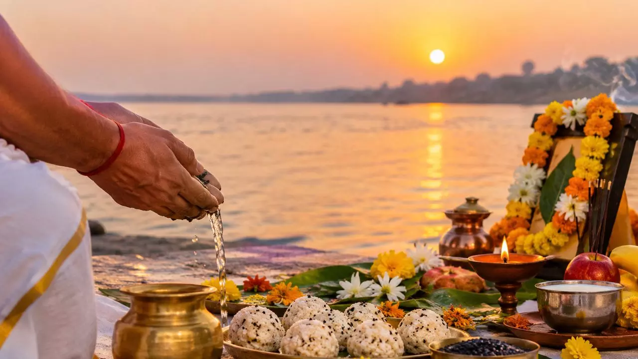 सर्वपितृ अमावस्या 2026 कब है? जानें तारीख, श्राद्ध विधि, तर्पण का शुभ समय और पितरों को प्रसन्न करने के उपाय
