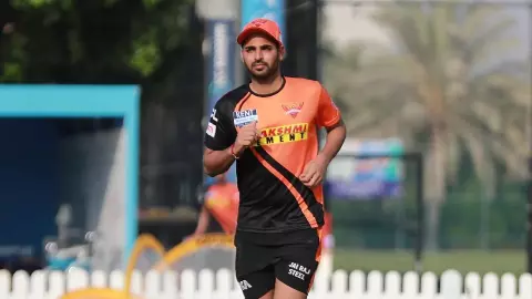 Bhuvneshwar Kumar की फिटनेस का क्या है राज, जानें कितने देर तक करते हैं ट्रेनिंग, इन एक्सरसाइज से रखते हैं खुद को फिट