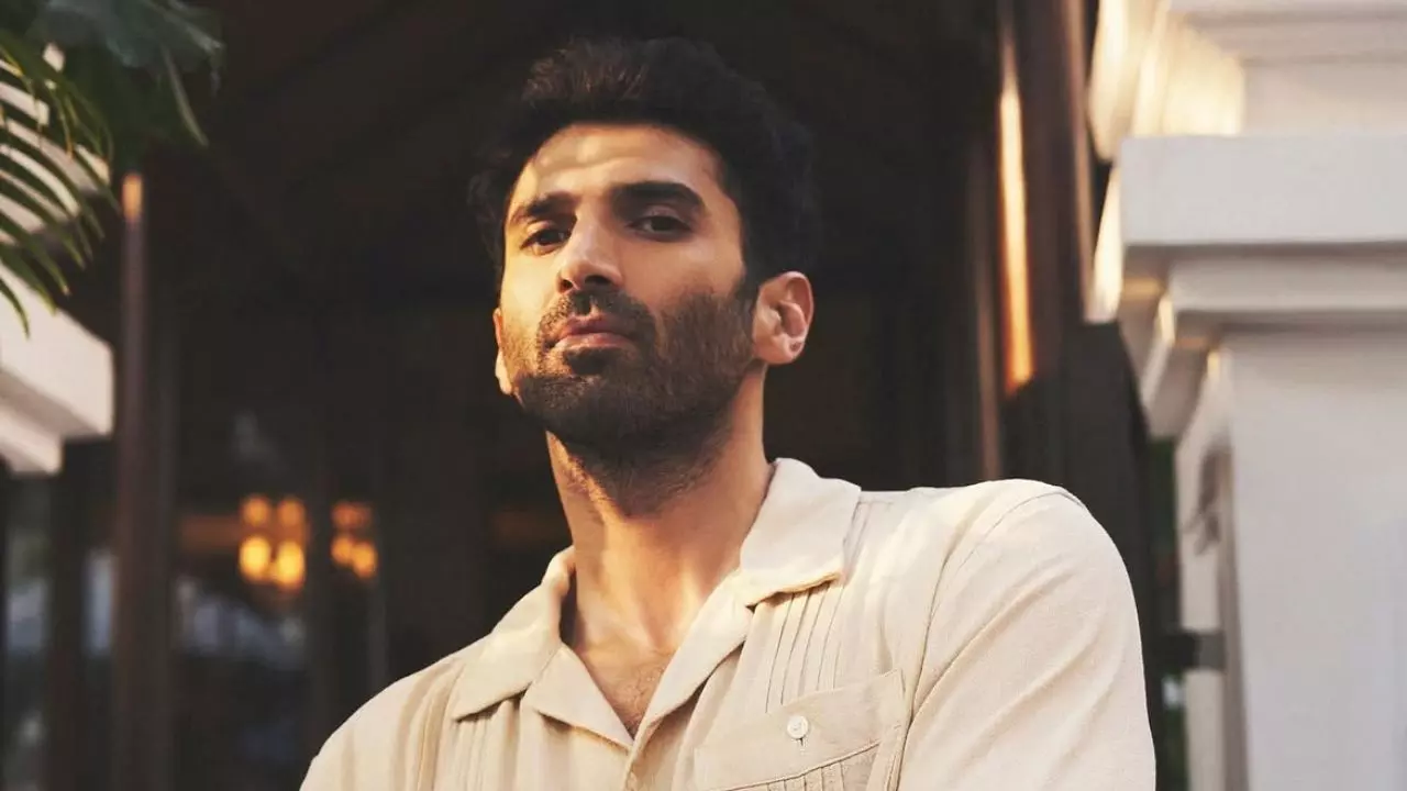 इसकी आवाज लड़खड़ा रही थी... Aashiqui 2 के सेट पर ऐसा क्या हुआ कि रोकनी पड़ी शूटिंग, Aditya Roy Kapur से जुड़ा है कनेक्शन