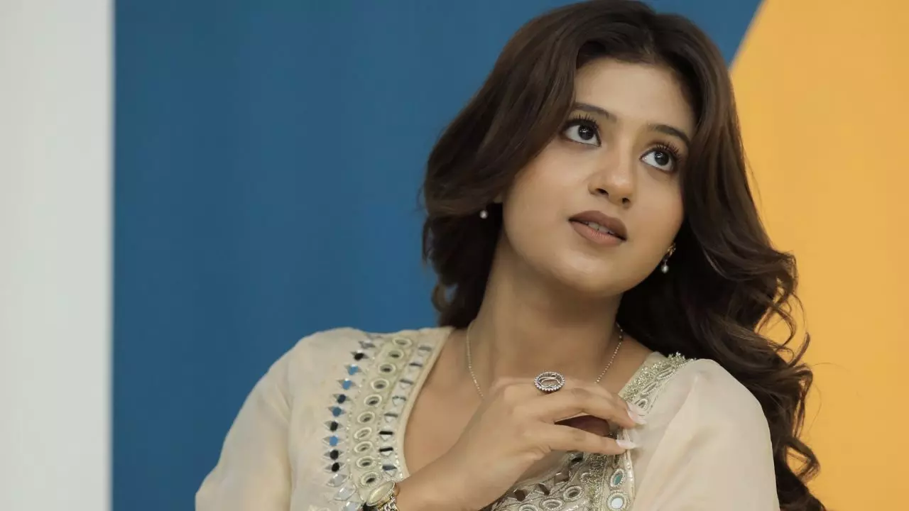 कार से लेकर होटल के कमरे तक... कानपुर में क्या-क्या हुआ, क्यों स्टेज पर भड़की थीं, Anjali Arora ने 3 वीडियो में बताई पूरी कहानी