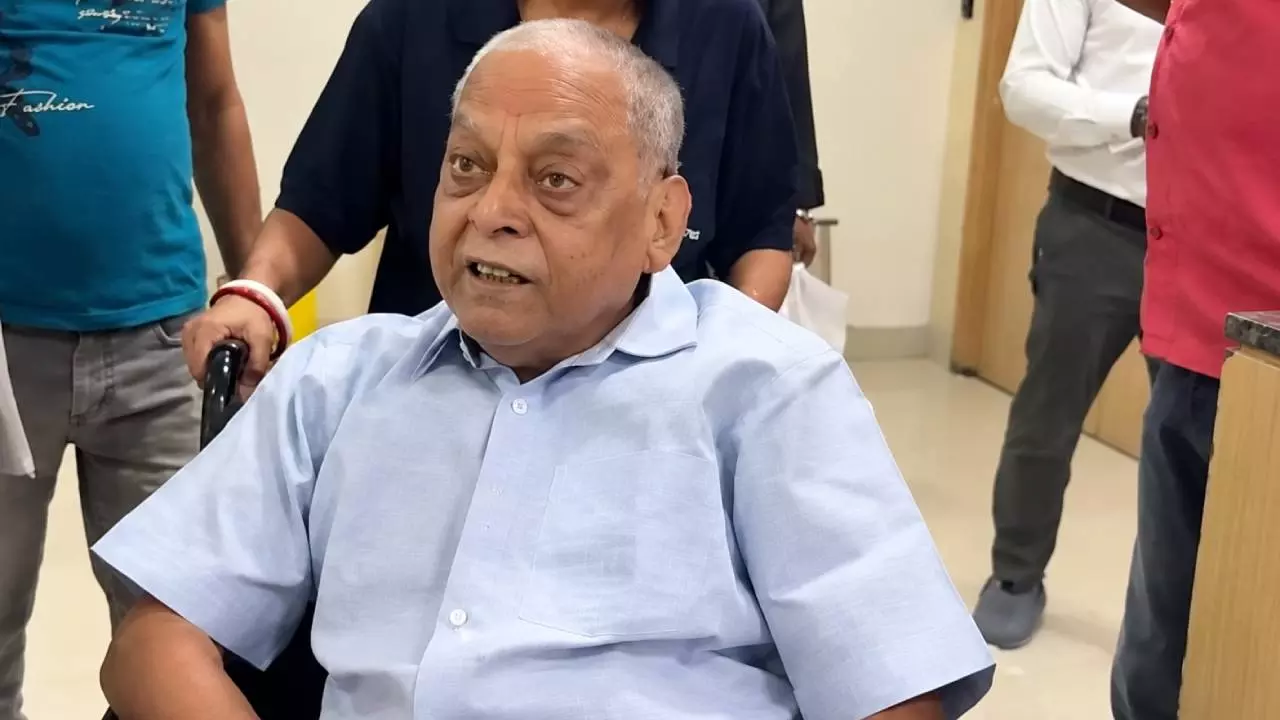 ड्रामा के आरोपों के बीच अस्पताल से लौटे नीरज कुमार, क्या है AICD जिसकी वजह से बिगड़ी थी तबीयत; जदयू नेता ने बताई पूरी कहानी
