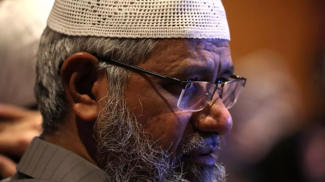 भारत आने वाला Zakir Naik! रिजीम चेंज का इंतजार... AUDIO लीक होने पर सोशल में मचा बवाल! मोदी-राहुल को लेकर भी कही ये बात