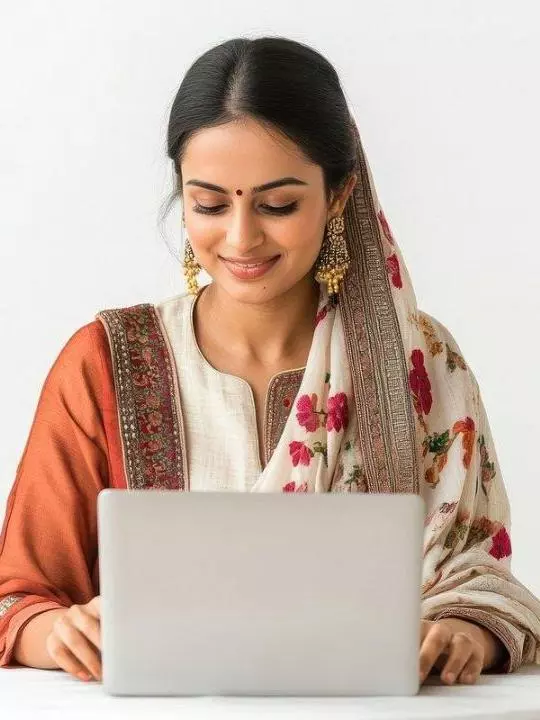 ऑफिस जाने वाली महिलाएं करवा चौथ की तैयारी कैसे करें?