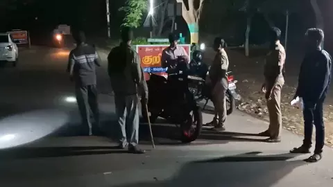 पहले मिर्गी का दौरा पड़ने का नाटक, और फिर रफूचक्कर हुए 17 कैदी, तमिलनाडु की जेल में फिल्मी सीन, जानें कैसे वारदात को दिया अंजाम? पहले मिर्गी का दौरा पड़ने का नाटक, और फिर रफूचक्कर हुए 17 कैदी, तमिलनाडु की जेल में फिल्मी सीन, जानें कैसे वारदात को दिया अंजाम?