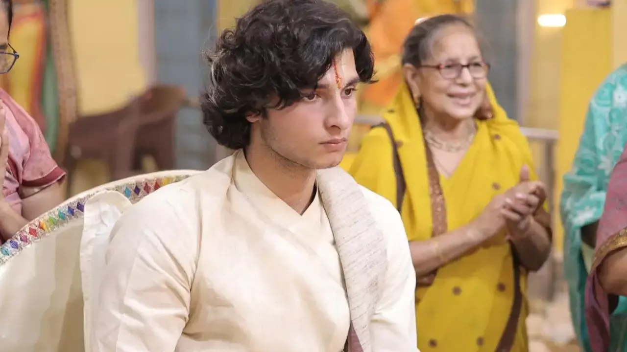 Gen Z बाबा के घुंघराले बालों पर फिदा लड़कियां! मिलिए शाश्वत आचार्य से, जानिए क्यों हो रही सोशल मीडिया पर इतनी चर्चा- VIDEO